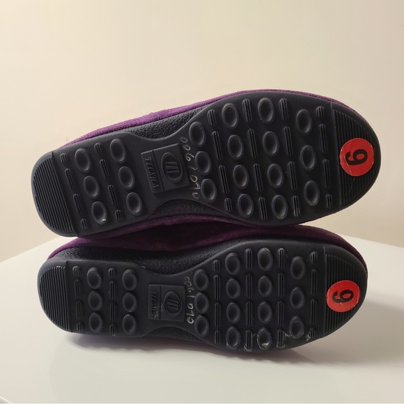 Brand new never worn Iconic MOONBOOT - Picture 6 of 8